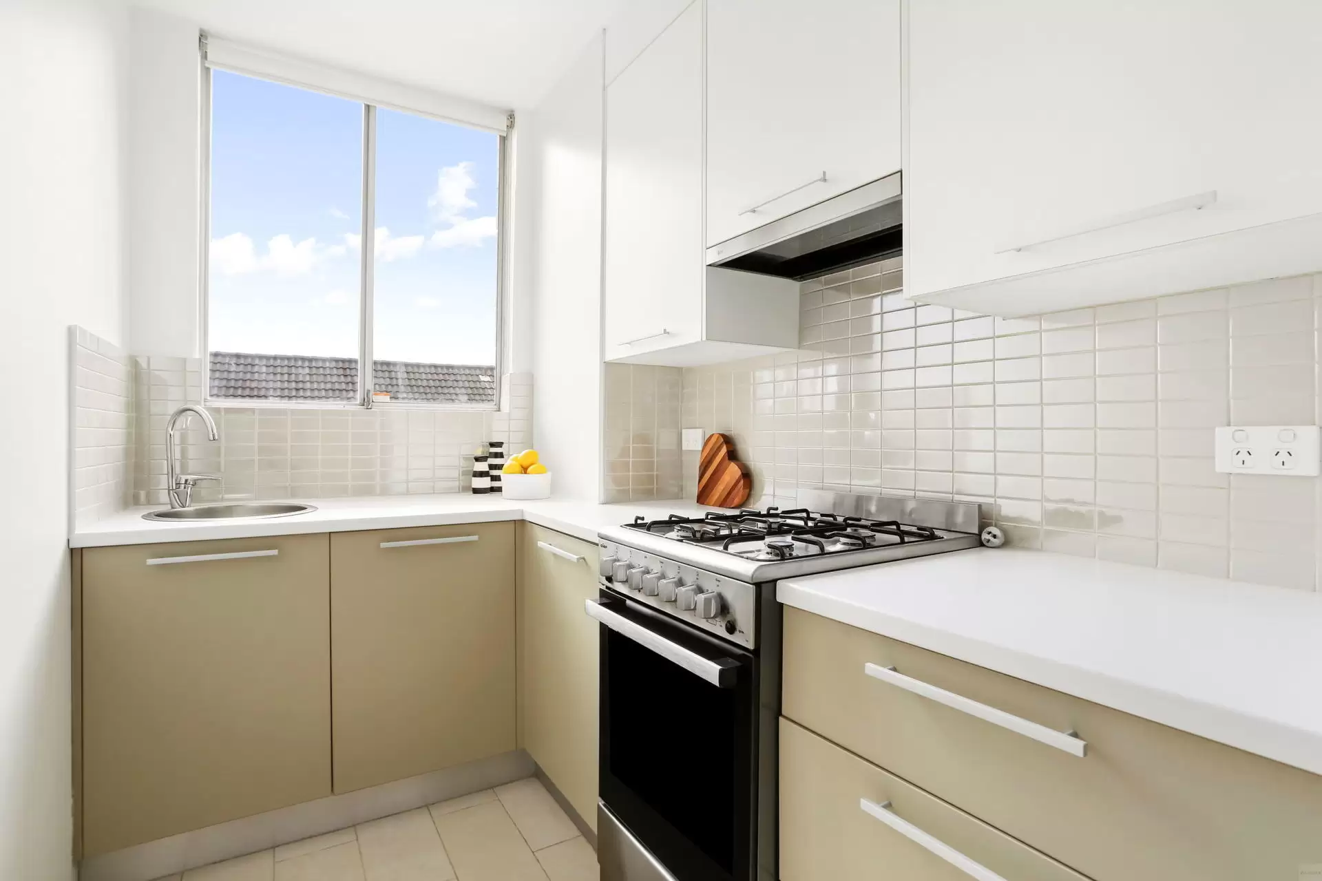 8/6-8 Hardie Street, Neutral Bay Sold by Aurora Property - image 3