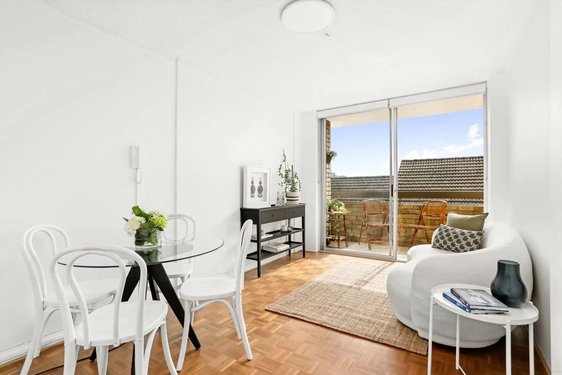8/6-8 Hardie Street, Neutral Bay Sold by Aurora Property - image 2