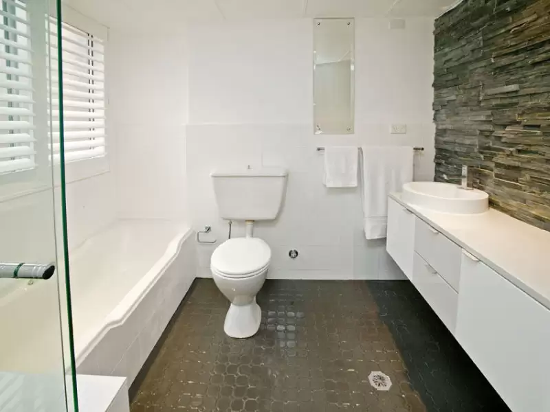 13/104 Bay Road, Waverton Sold by Aurora Property - image 2