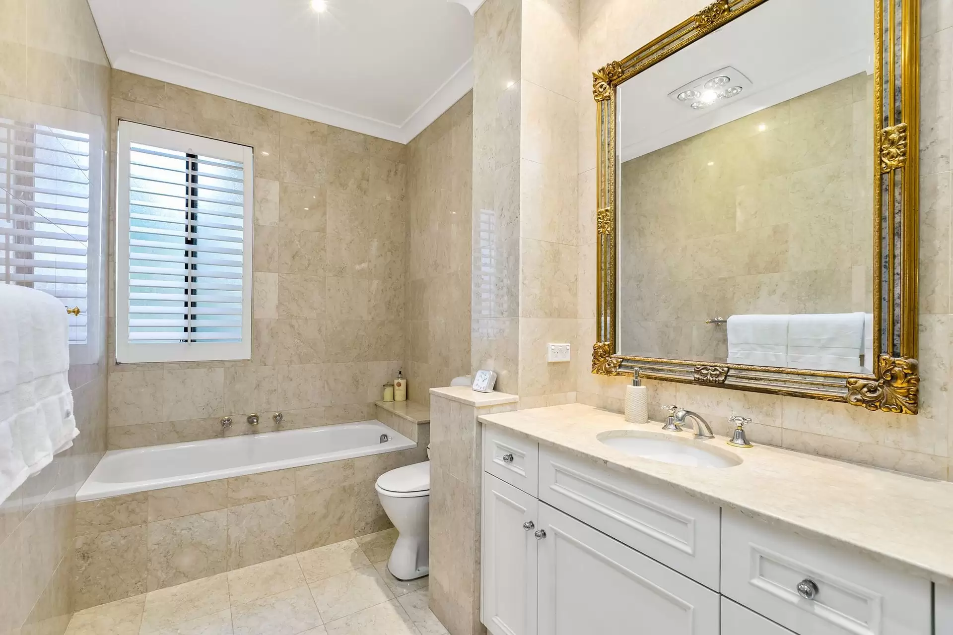 5/2 Spruson Street (enter Via Colindia Ave), Neutral Bay Sold by Aurora Property - image 11