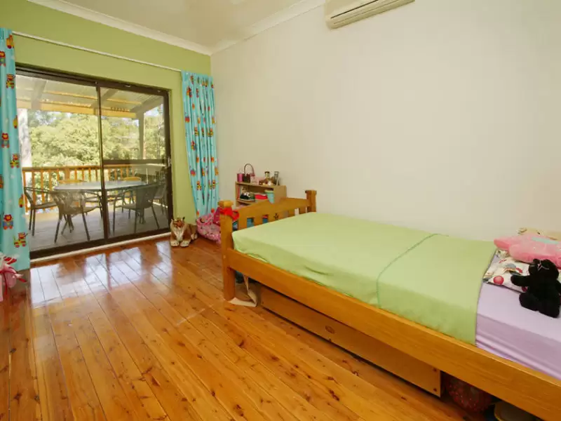 18 Sugarloaf Crescent, Castlecrag Sold by Aurora Property - image 6
