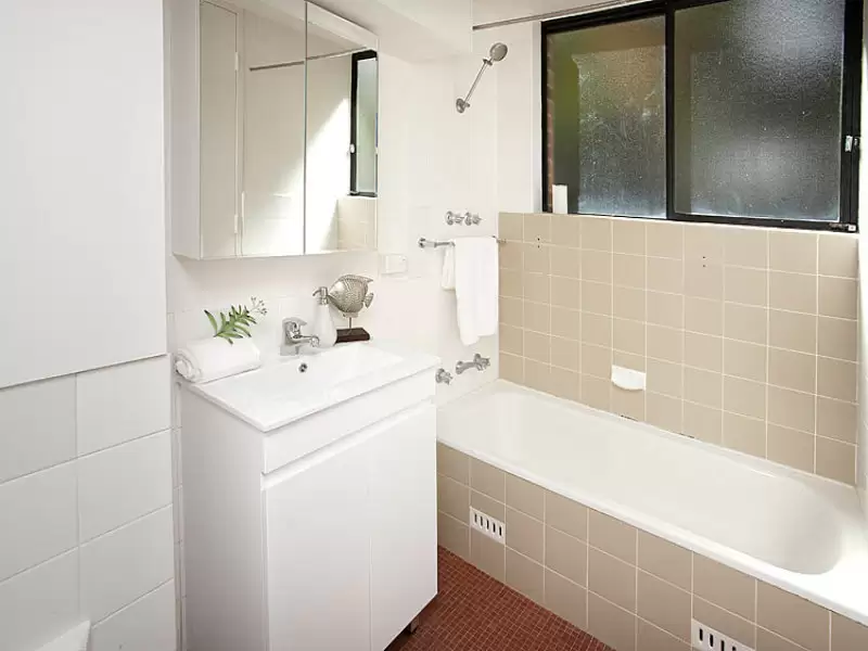 2/69 Shellcove Rd (North Of Bannerman St), Neutral Bay Sold by Aurora Property - image 5