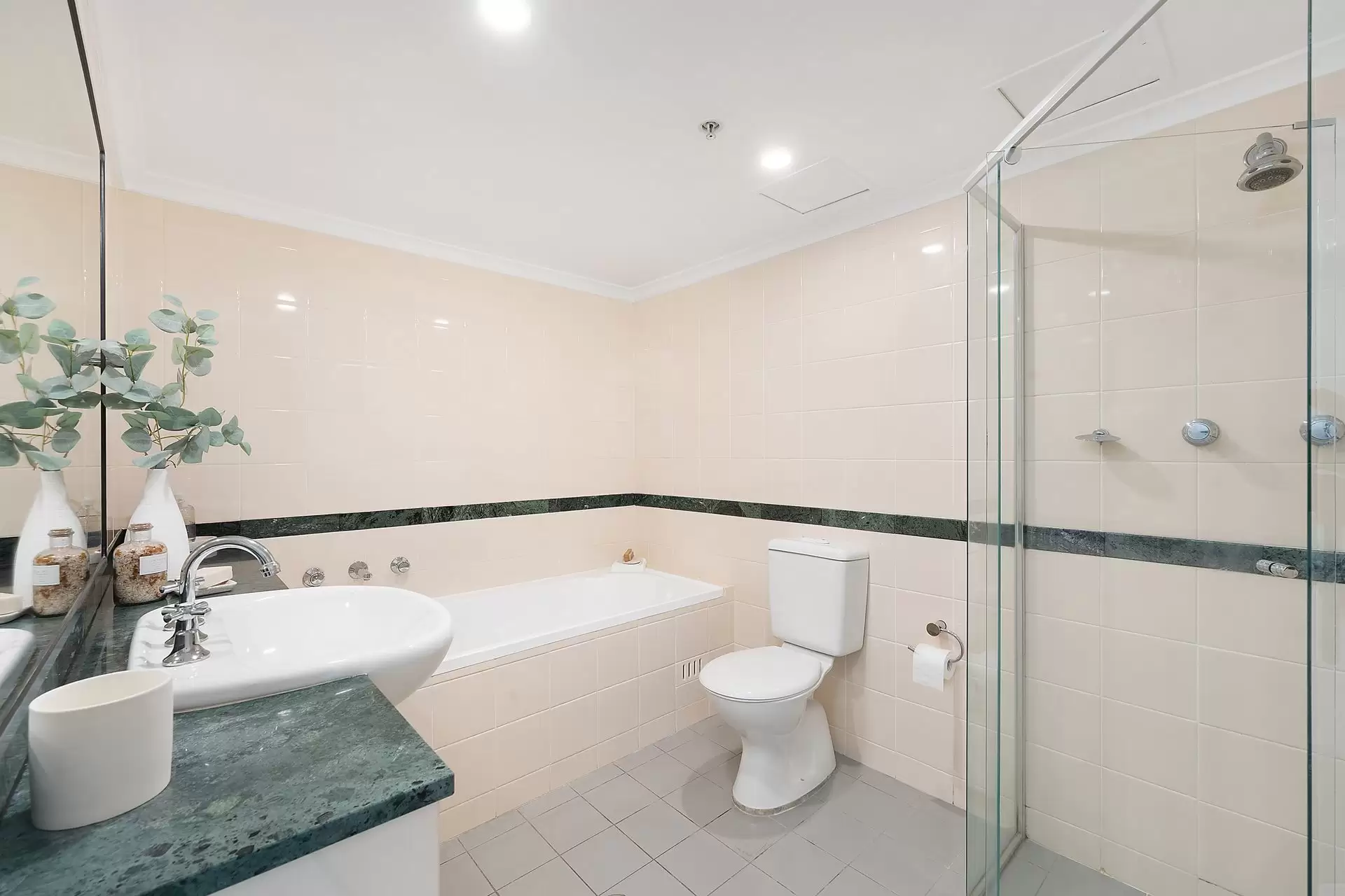69/237 Miller Street, North Sydney Sold by Aurora Property - image 8