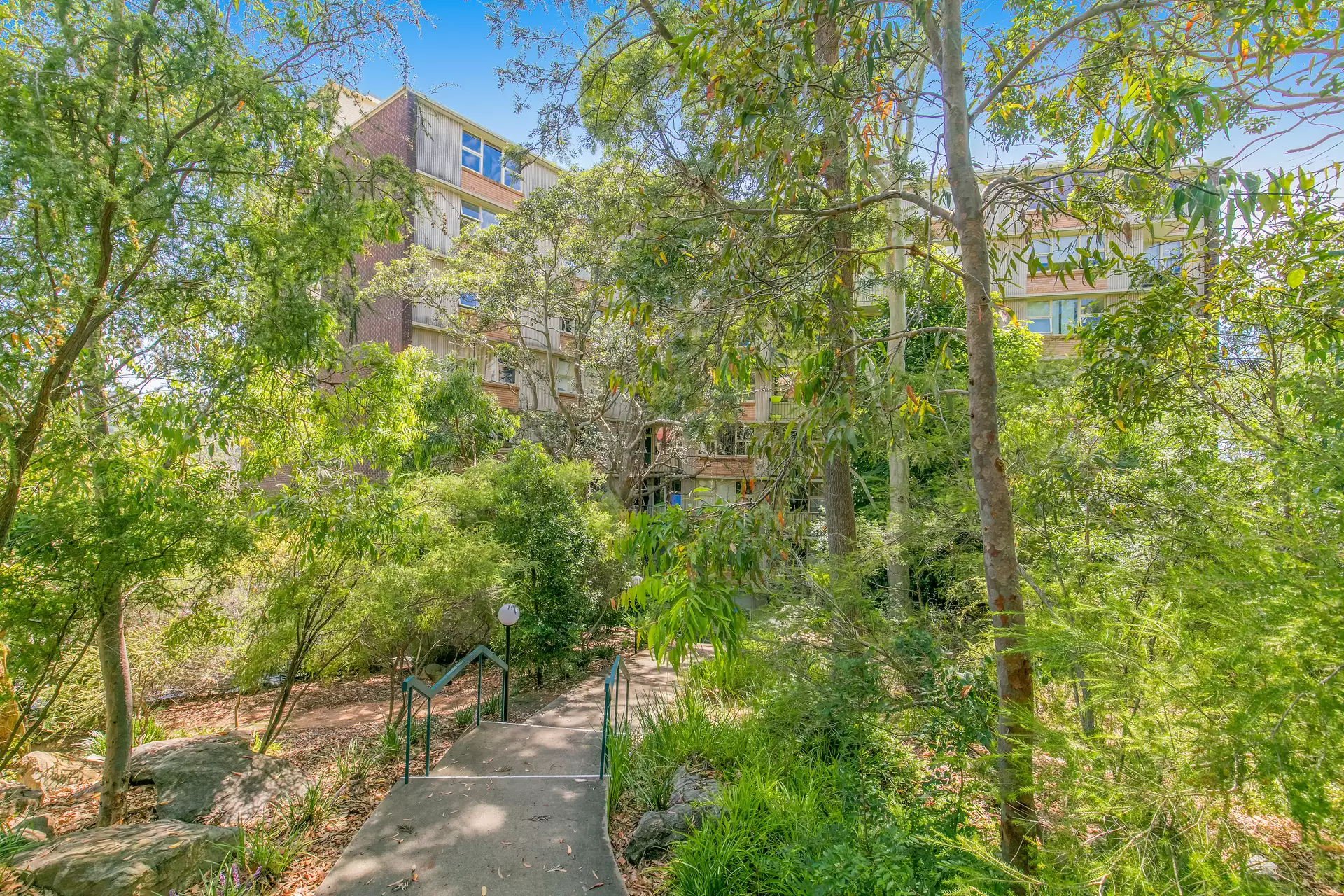 917/22 Doris Street (enter From 27 Neutral St), North Sydney Sold by Aurora Property - image 10