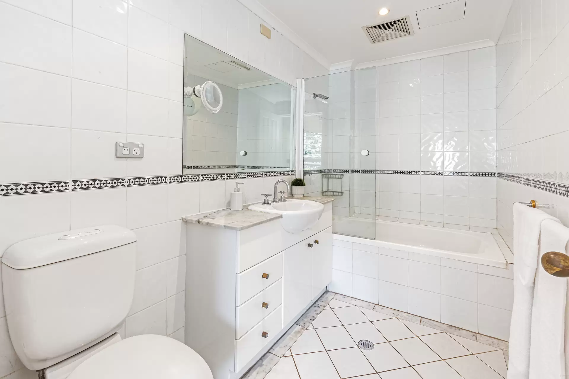 2/52-56 Jeffreys Street, Kirribilli Sold by Aurora Property - image 12