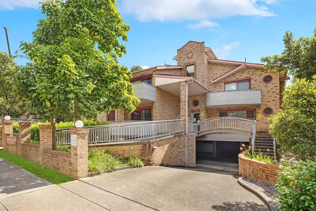 2/9-11 Bailey Street, Westmead For Sale by Aurora Property