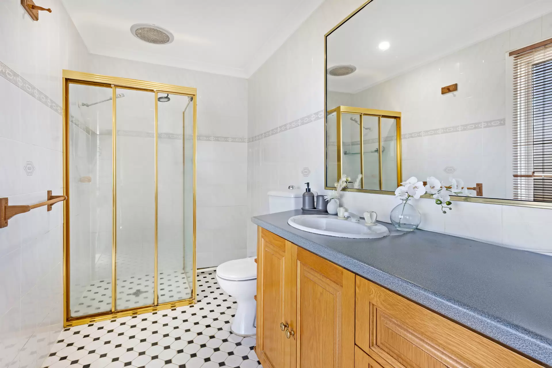 8 Georgian Avenue, Carlingford Auction by Aurora Property - image 11