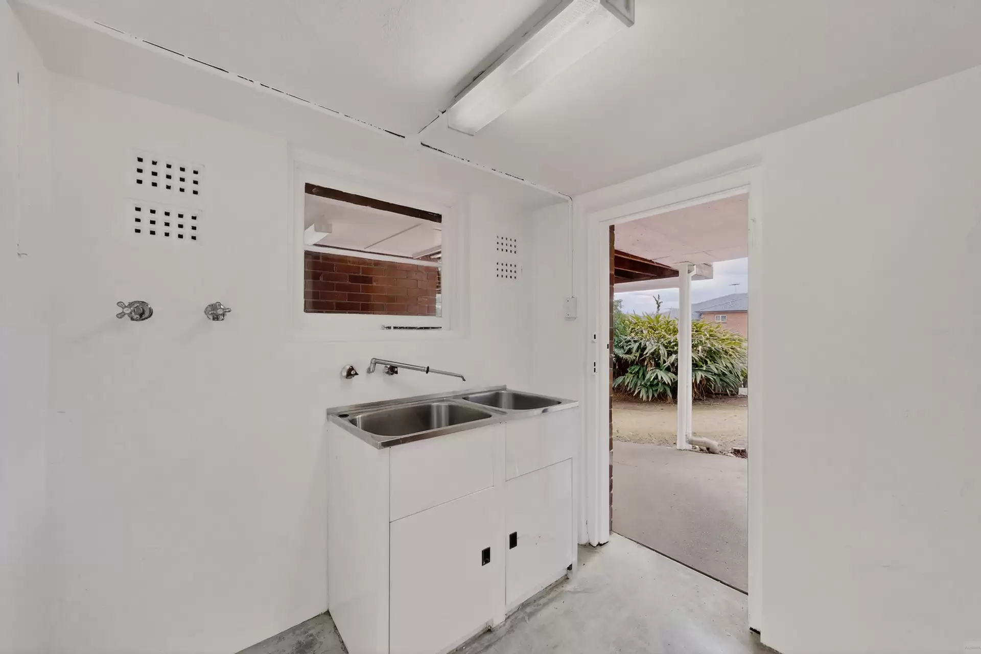 42 Threlfall Street, Eastwood For Lease by Aurora Property - image 8