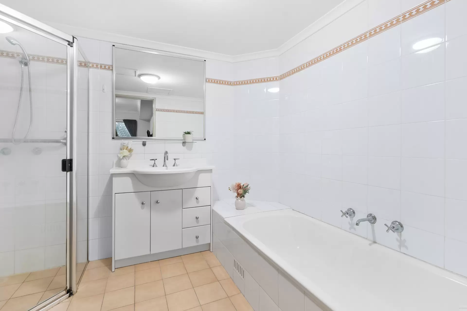 10/52-56 Oxford Street, Epping Sold by Aurora Property - image 4